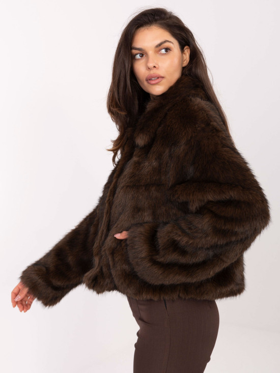 Elegantná zimná bunda v tmavohnedej farbe