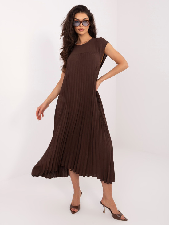 Hnedé midi koktejlové šaty bez rukávov