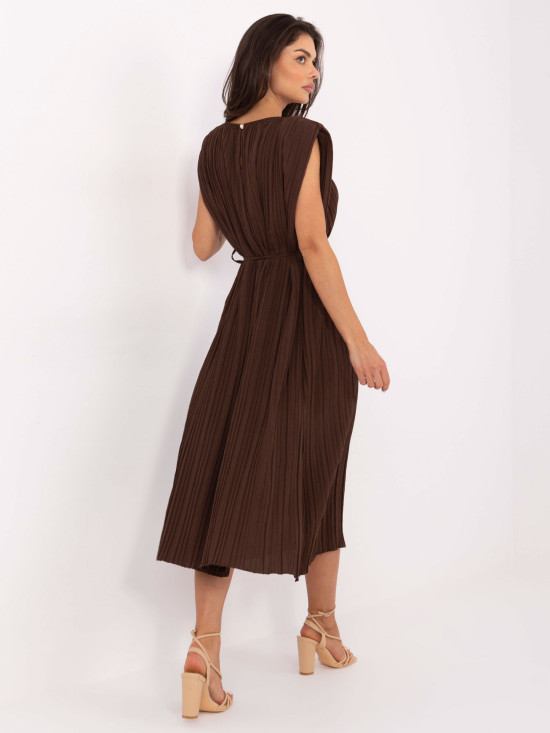 Elegantné midi šaty v tmavohnedej farbe