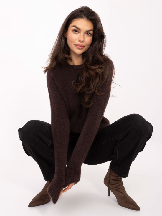 Hnedý alpakový pulóver s okrúhlym výstrihom