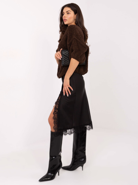 Elegantný hnedý pulóver s 3/4 rukávmi a gombíkmi