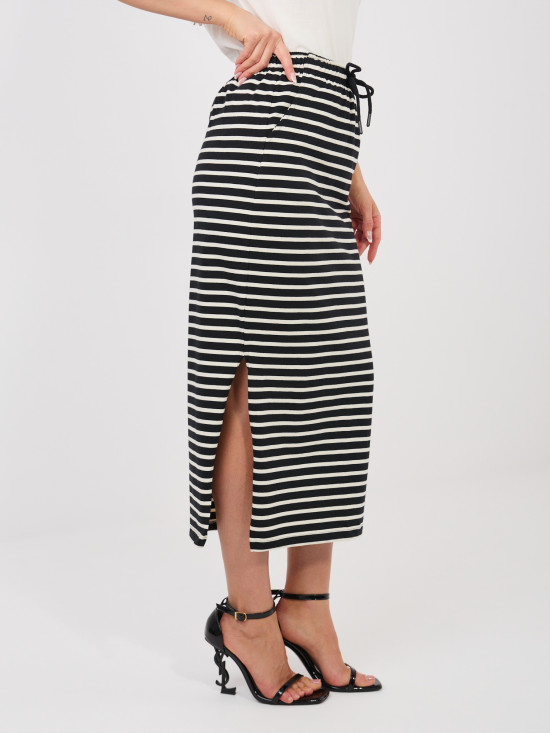 Čierna midi sukňa s pásikmi a vreckami