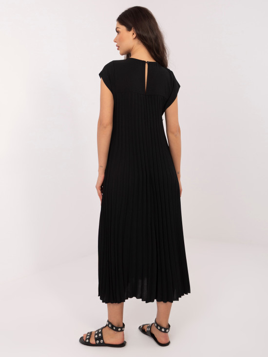 Čierne midi koktejlové šaty s vreckami