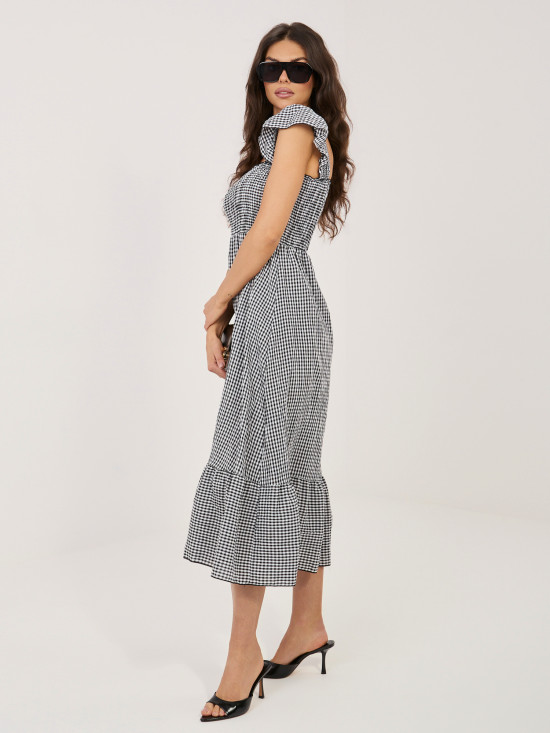 Čierne midi šaty s volánom a károvaným vzorom