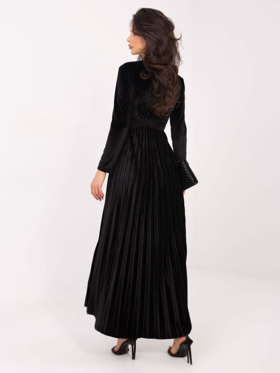 Čierne maxi šaty s opaskom a flitrami