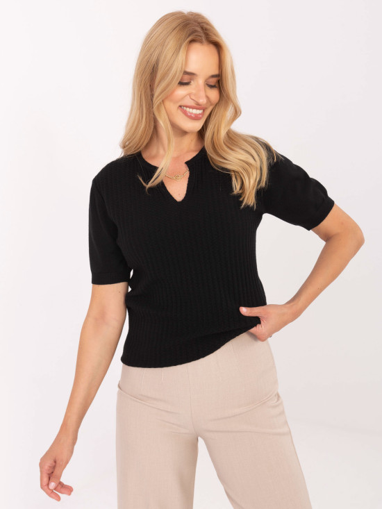 Elegantný čierny pulóver s krátkym rukávom