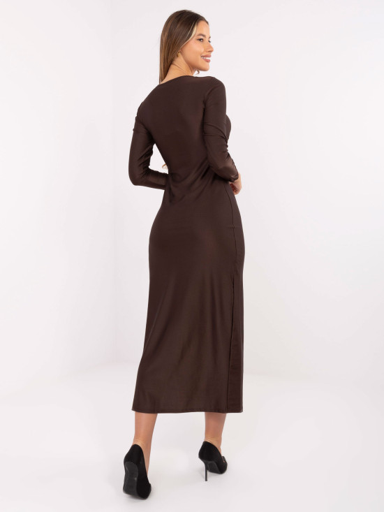 Elegantné midi puzdrové šaty s dlhým rukávom v hnedej farbe