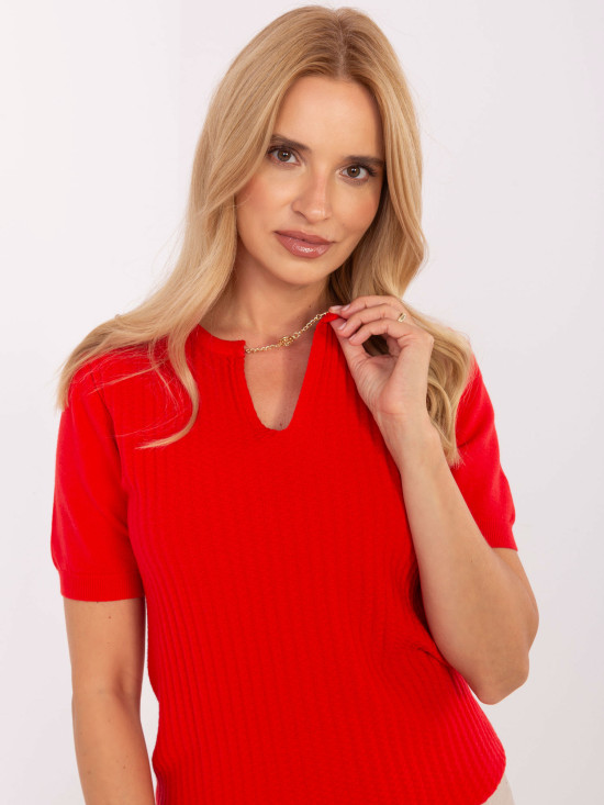Elegantný červený pulóver s krátkym rukávom