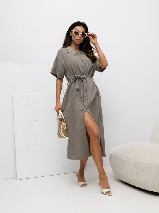 Tmavobéžové rozšírené midi šaty s opaskom a vreckami