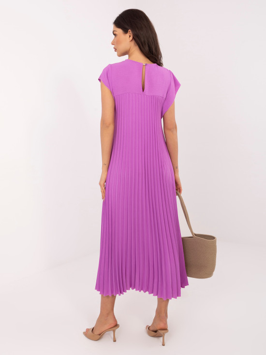 Fialové midi koktejlové šaty s vreckami