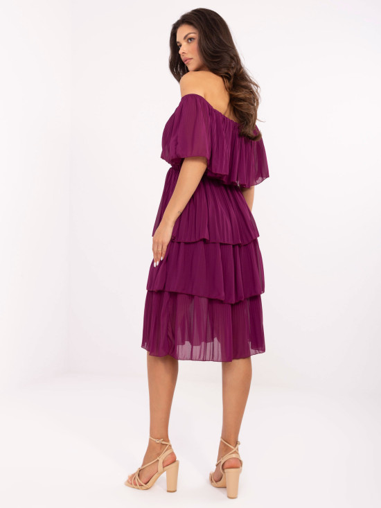 Fialové elegantné off-shoulder šaty s volánom