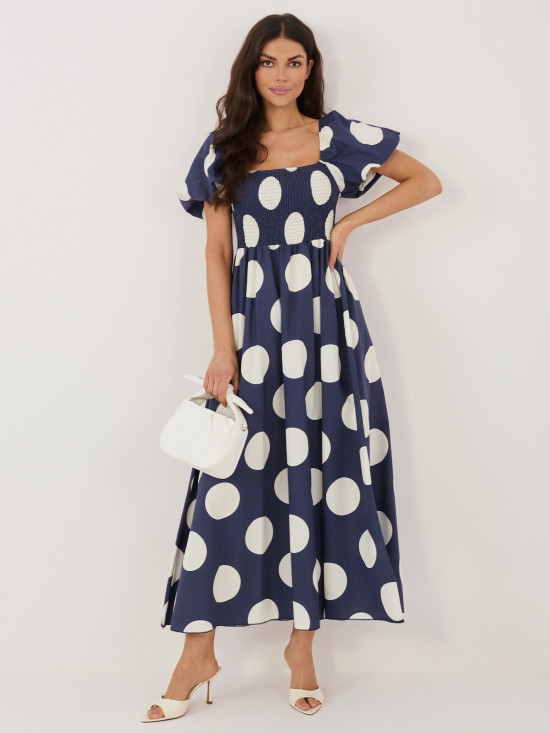 Maxi šaty s bodkami a odhalenými ramenami, tmavomodré