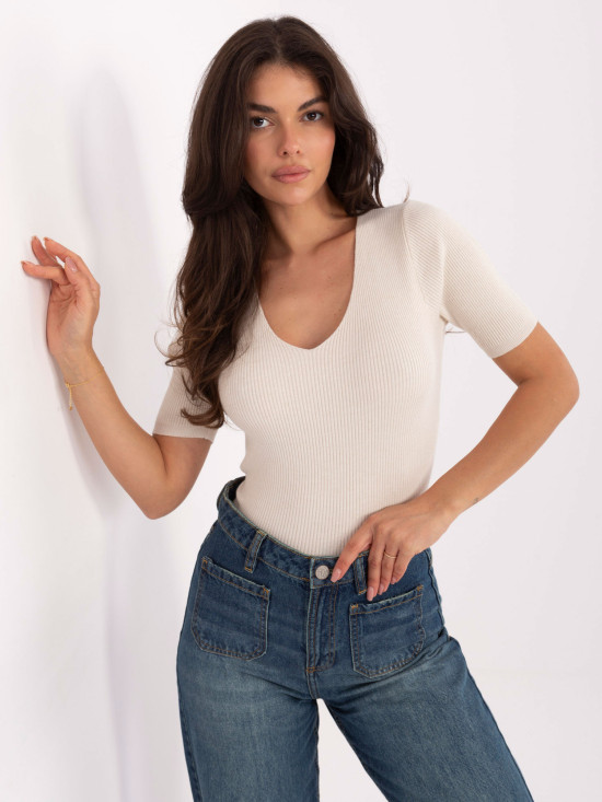 Béžový rebrovaný pulóver s V-výstrihom