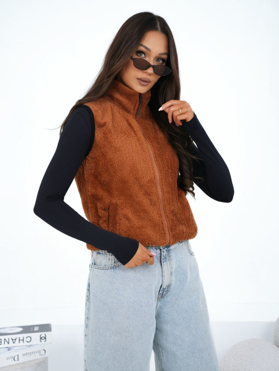 Hnedá kožušinová vesta