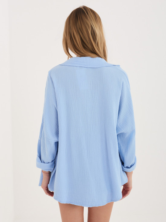 Svetlomodrá bavlnená košeľa s golierom