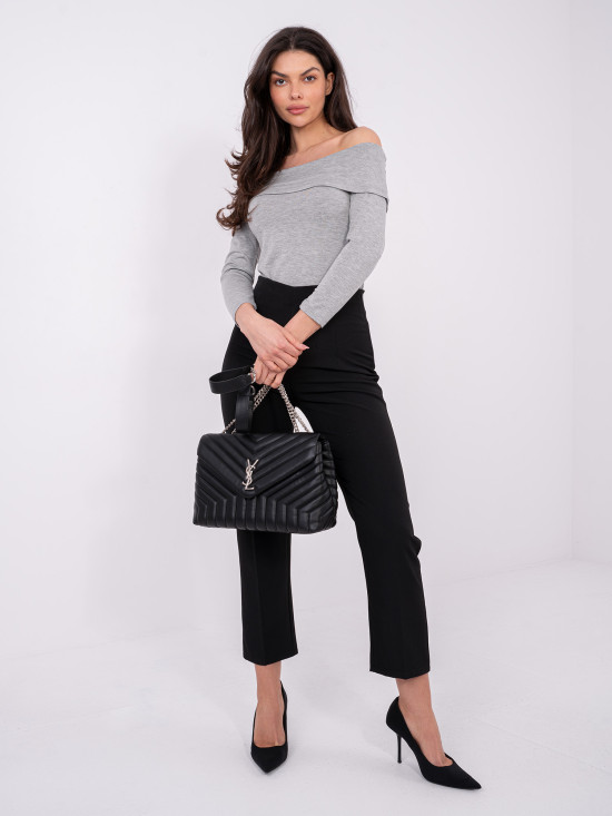 Sivá blúzka s odhalenými ramenami a 3/4 rukávmi