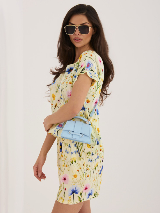 Žltá blúzka s kvetinovou potlačou