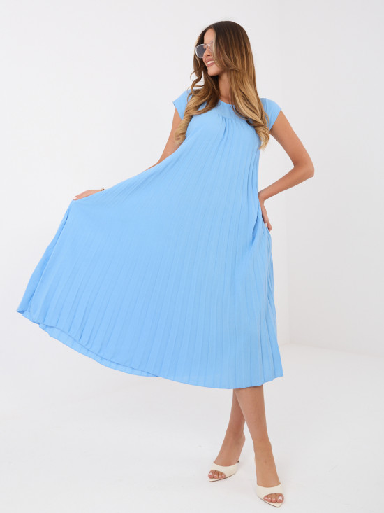 Modré koktejlové midi šaty bez rukávov