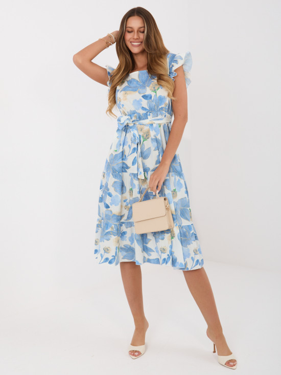 Svetlomodré rozšírené midi šaty s opaskom a volánom