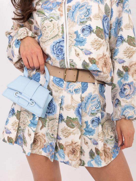 Modré kvetované šortky so širokými nohavicami a opaskom