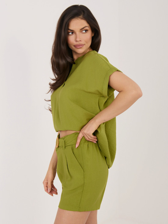 Dámske olivové šortky s opaskom