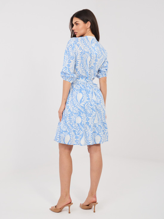 Modré šaty s potlačou a opaskom