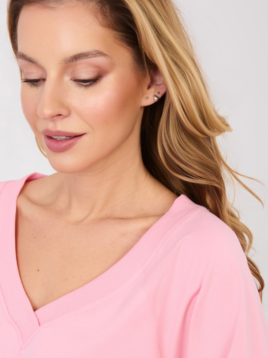 Ružové šaty s 3/4 rukávom a V výstrihom