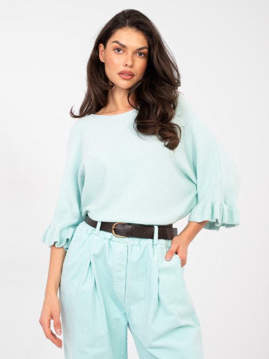 Svetlomodrý elegantný pulóver s 3/4 rukávom a volánom