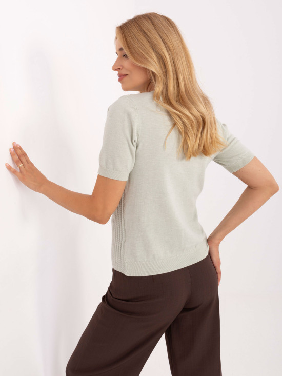 Elegantný pistáciový pulóver