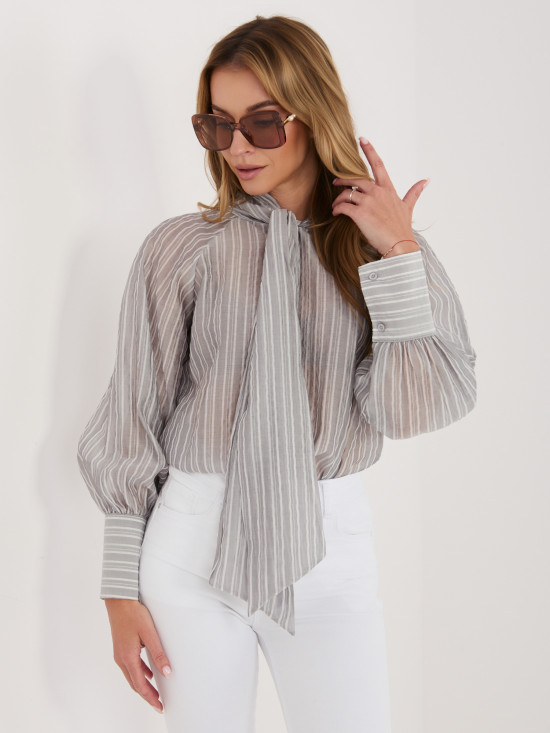 Sivá pruhovaná košeľa s viazaním