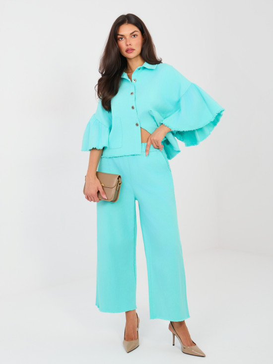 Krátka džínsová bunda s volánom v tyrkysovej farbe