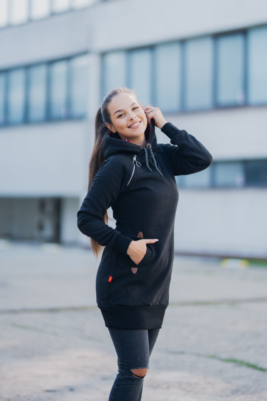 Čierna dlhá mikina s károvanou kapucňou