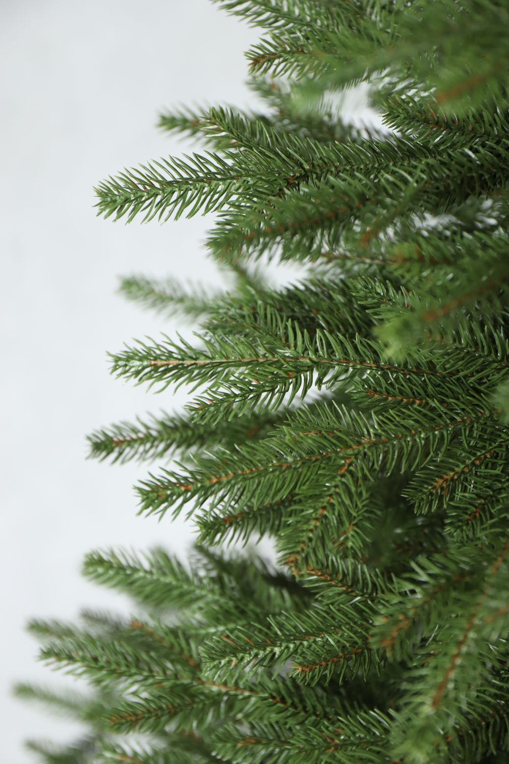 Vianočný stromček Smrek prírodný na pni 180 cm