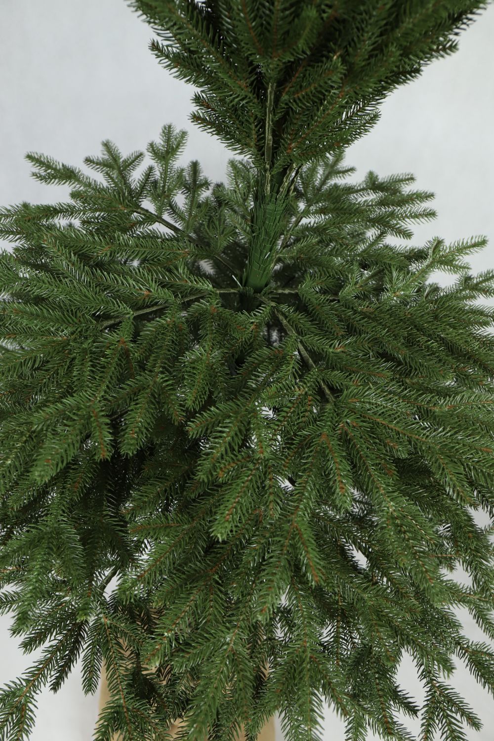 Vianočný stromček Smrek prírodný na pni 220 cm