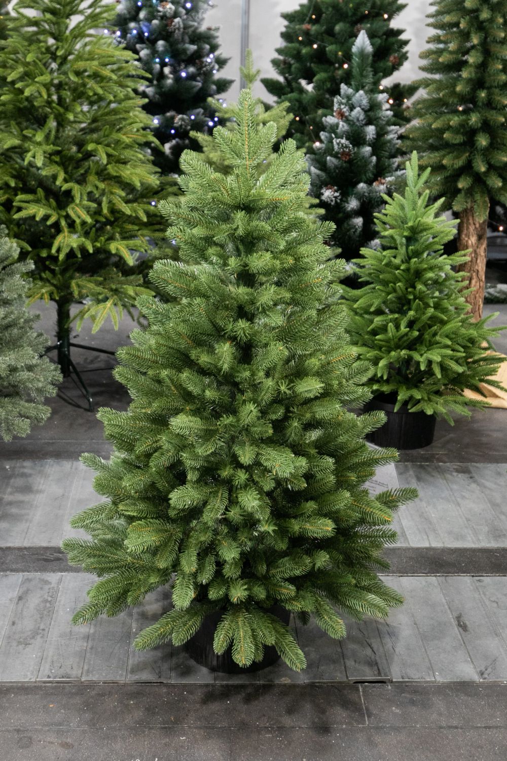 Vianočný stromček v kvetináči 3D Smrek MORITZ 110 cm