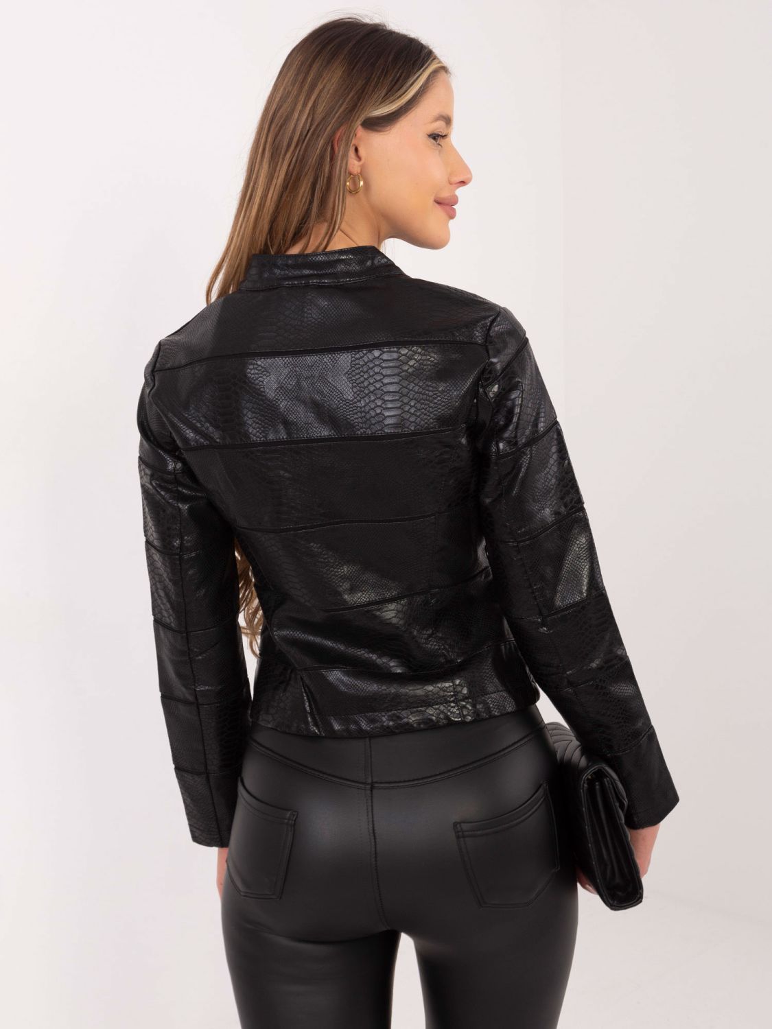 Čierna prechodná bunda z ekologickej kože