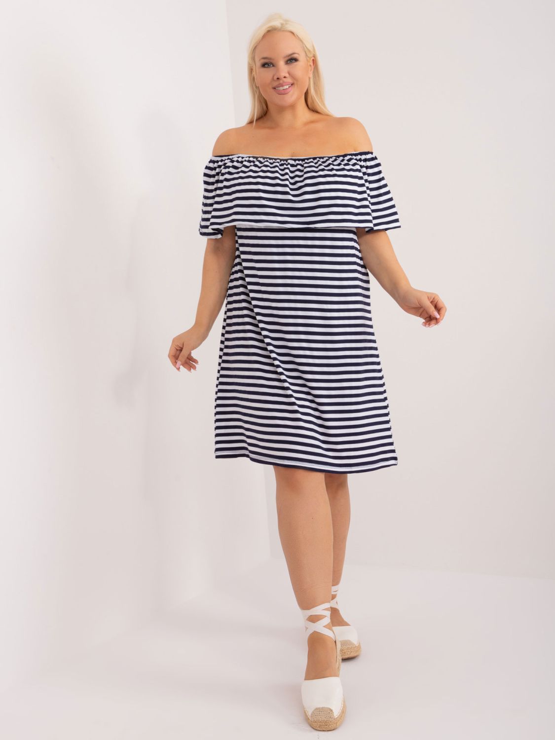 Modro-biele plus size šaty