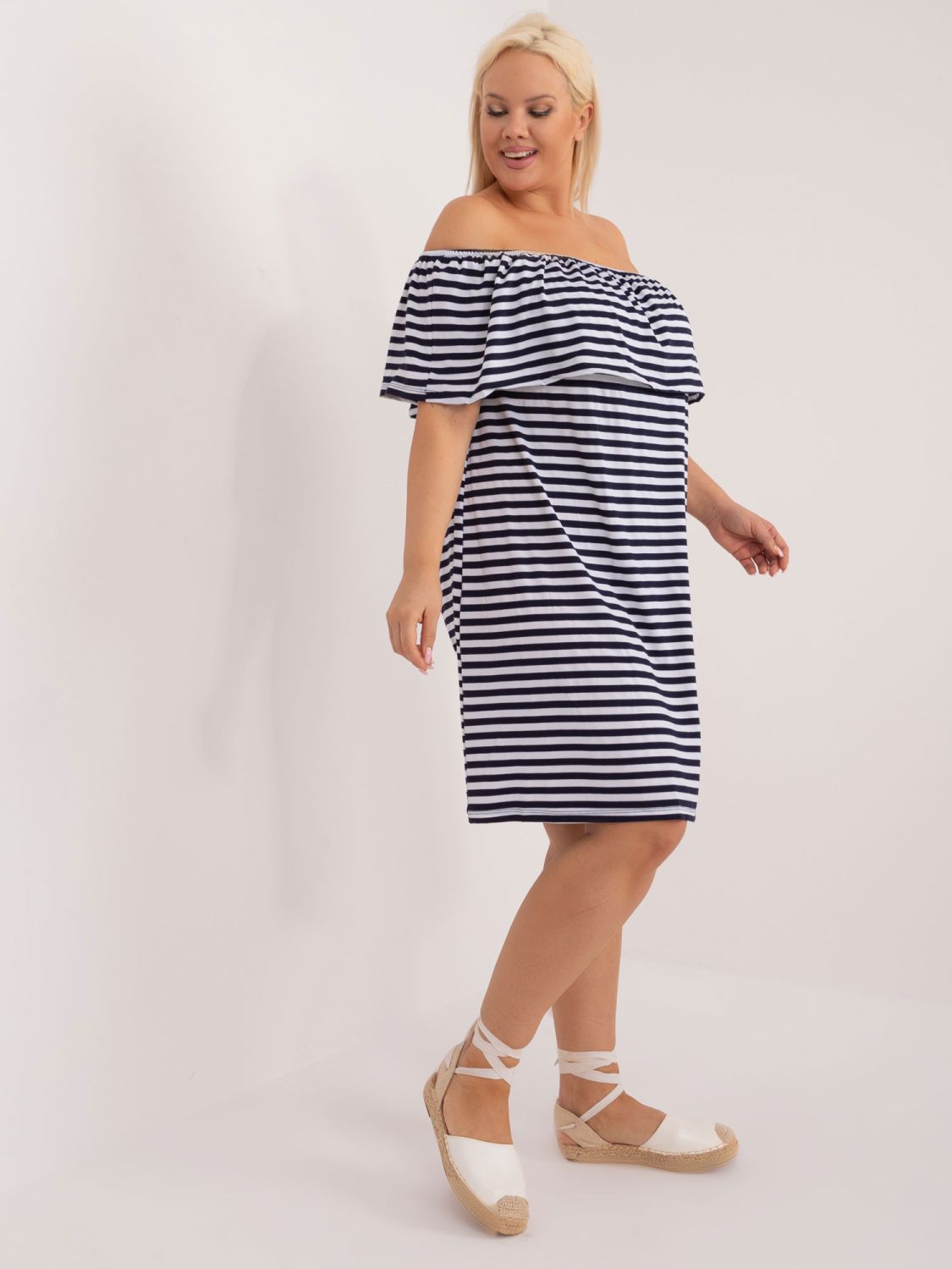 Modro-biele plus size šaty