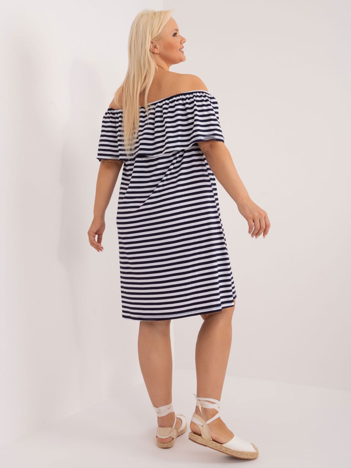 Modro-biele plus size šaty