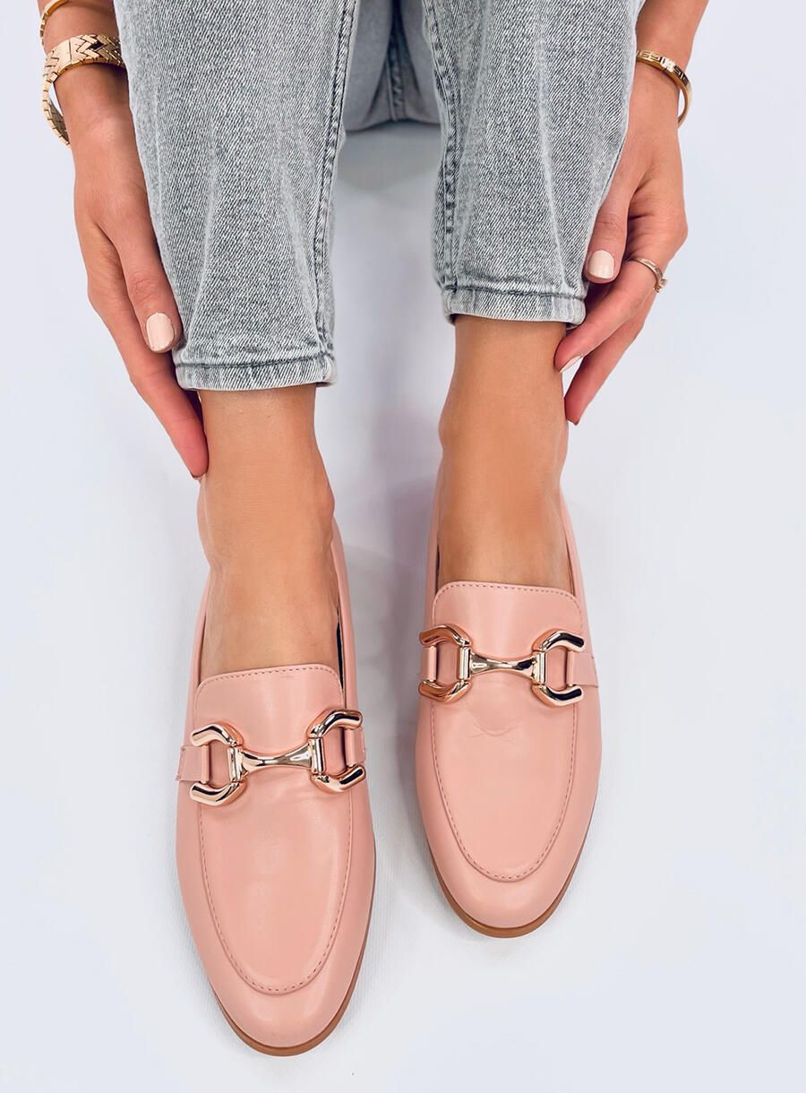 Elegantné koženkové mokasíny nude