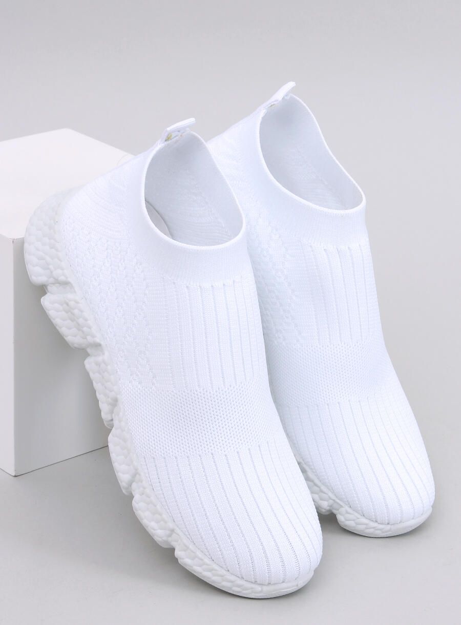Dámske látkové slip-on tenisky biele