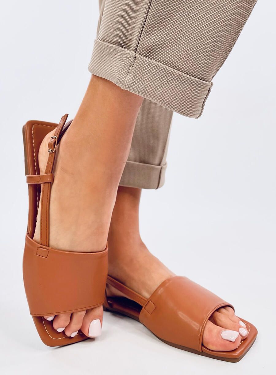 Camel hnedé sandále na plochej podrážke
