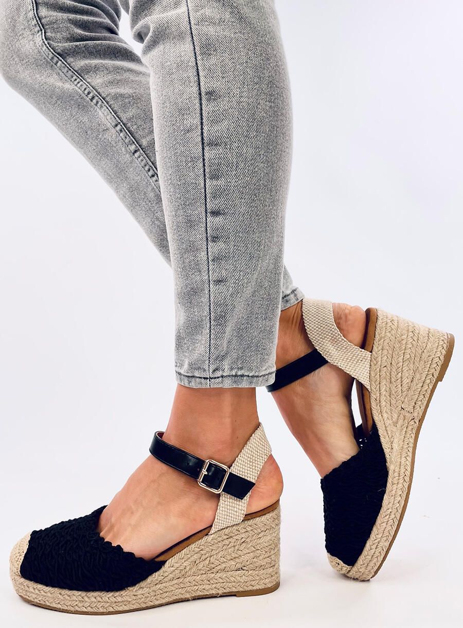 Sandále - espadrilky na klinovom podpätku čierne