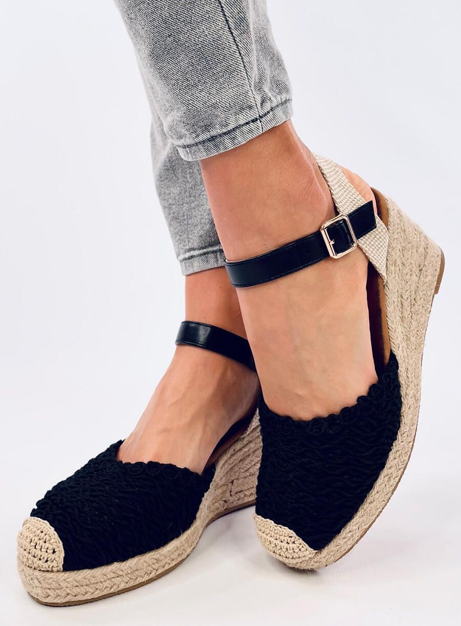 Sandále - espadrilky na klinovom podpätku čierne