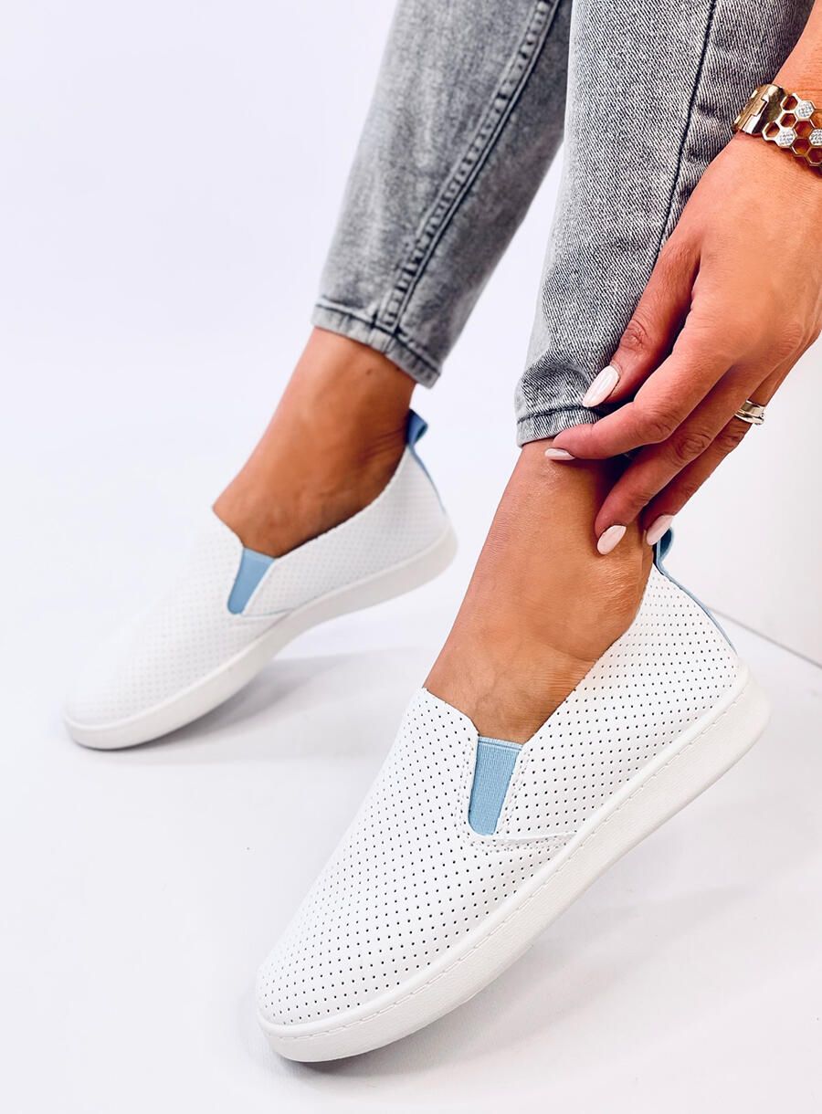 Perforované slip-on tenisky biela/modrá