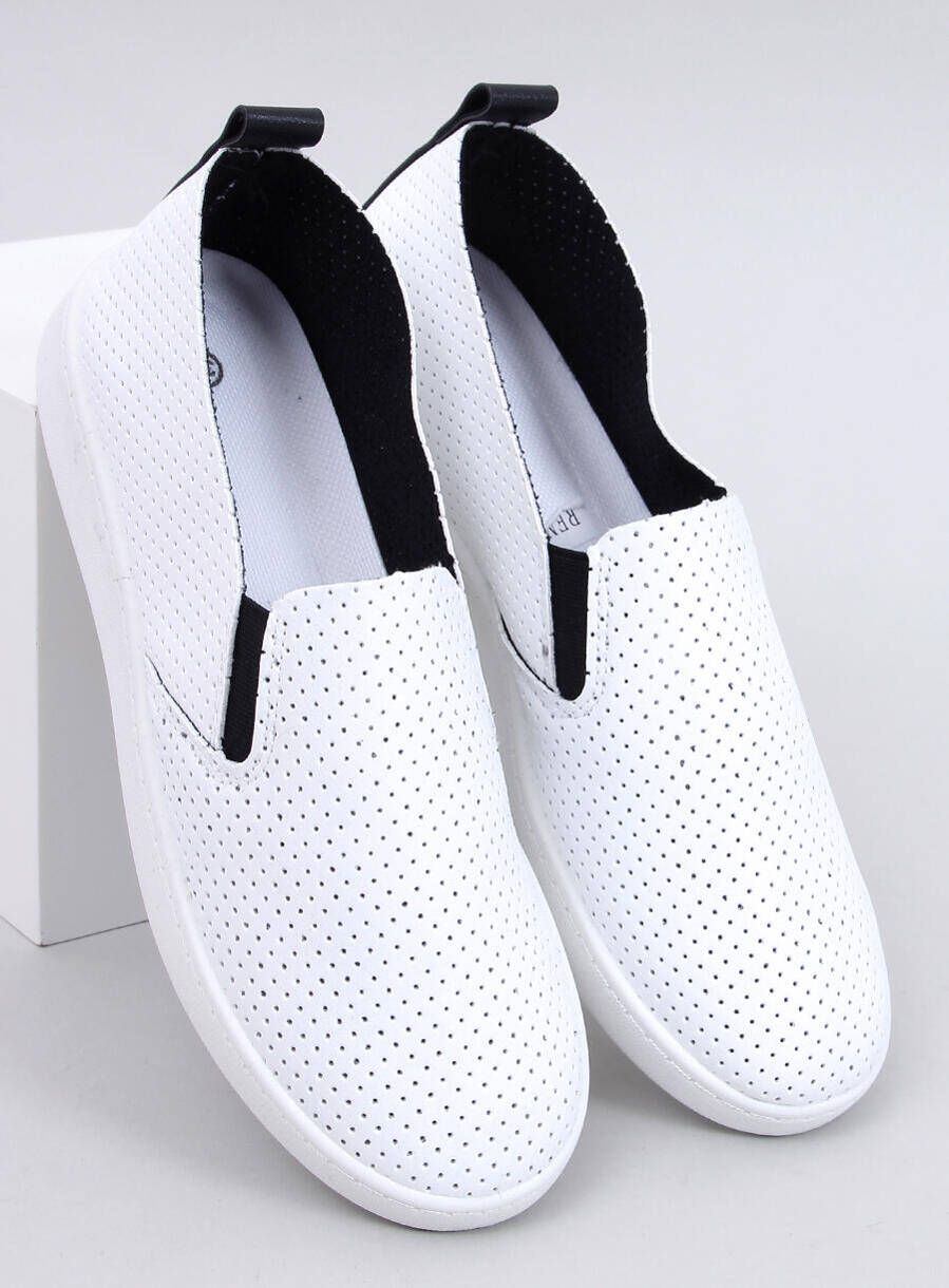 Perforované slip-on tenisky biela/čierna