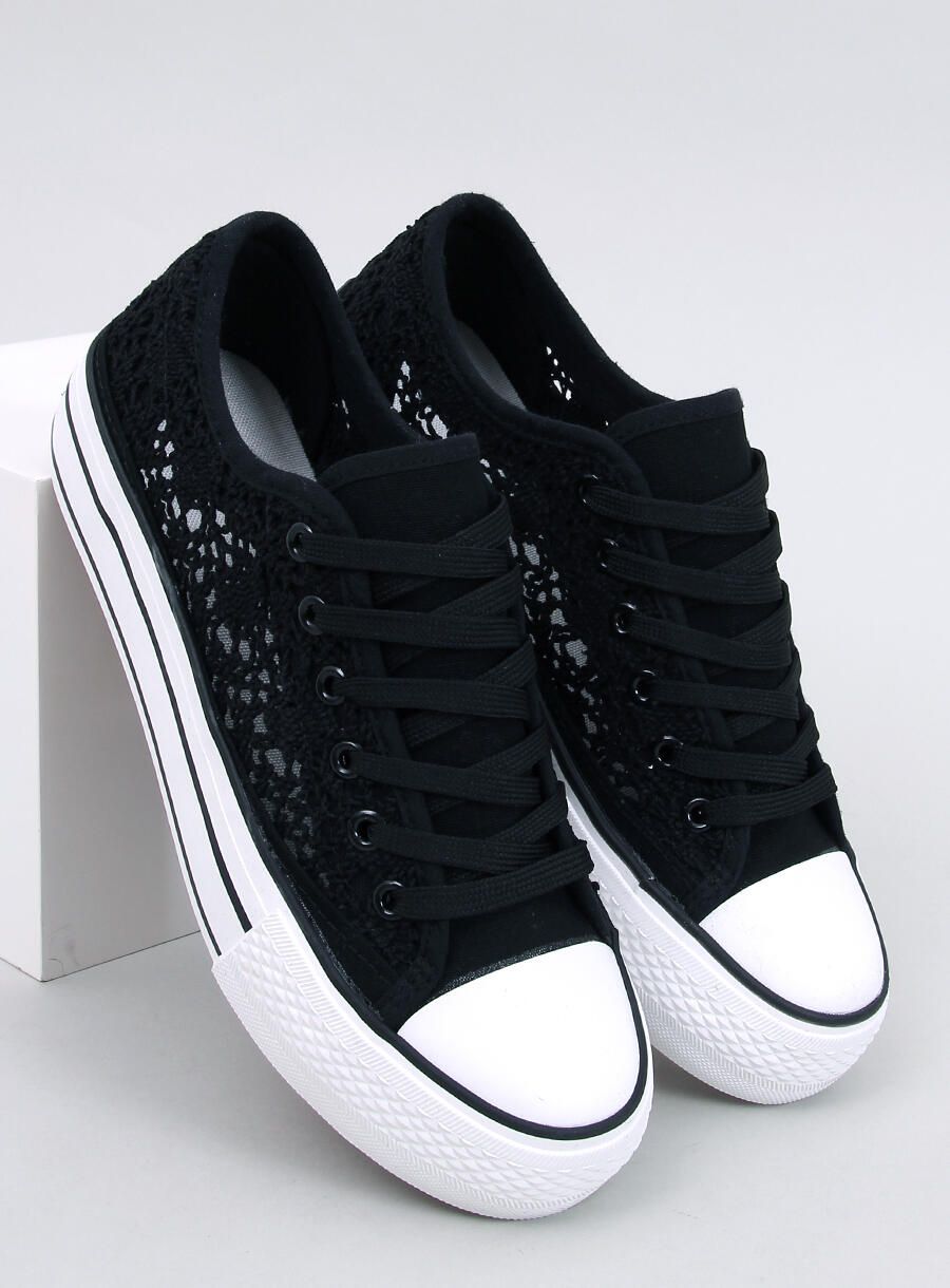 Čierne čipkované tenisky