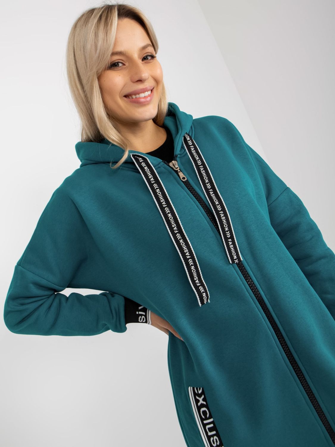 Dlhá mikina s kapucňou a vreckami morská modrá