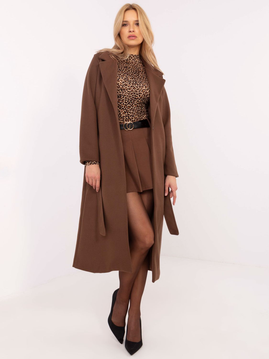 Elegantný prechodný kabát v hnedej farbe