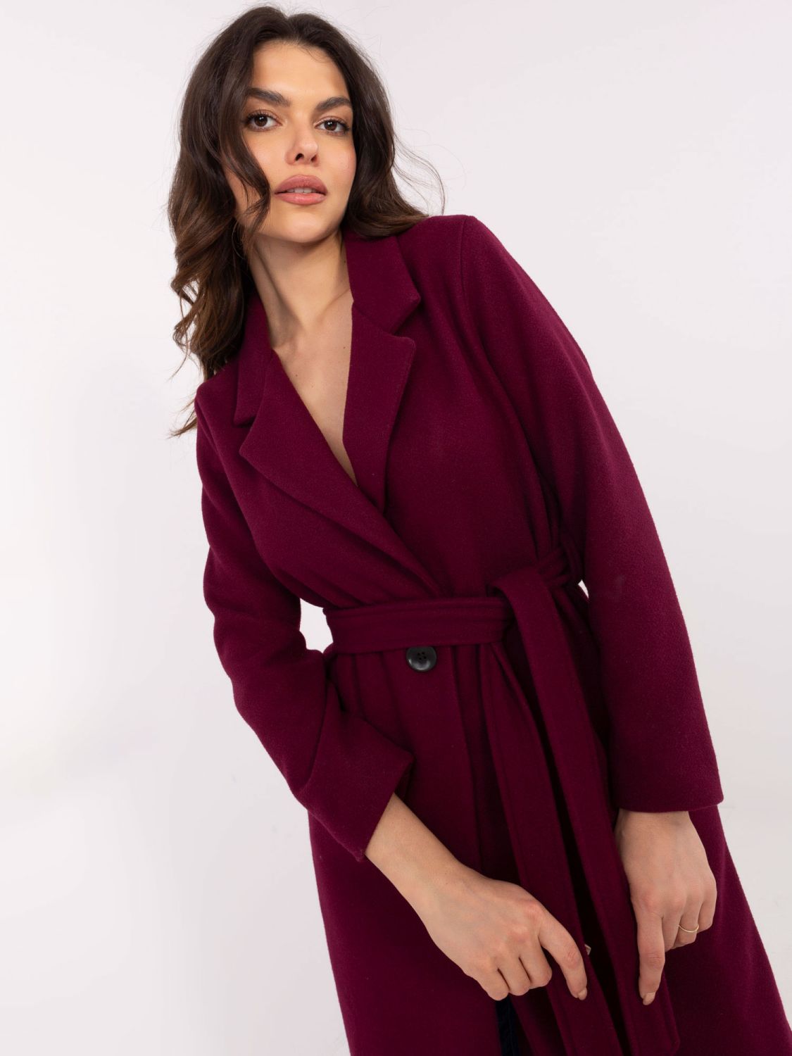 Elegantný prechodný kabát v bordovej farbe